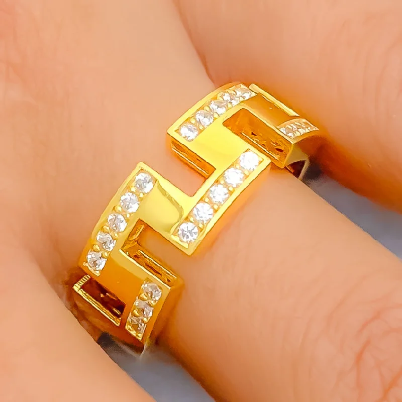 Bright Dressy 21k Gold Ring