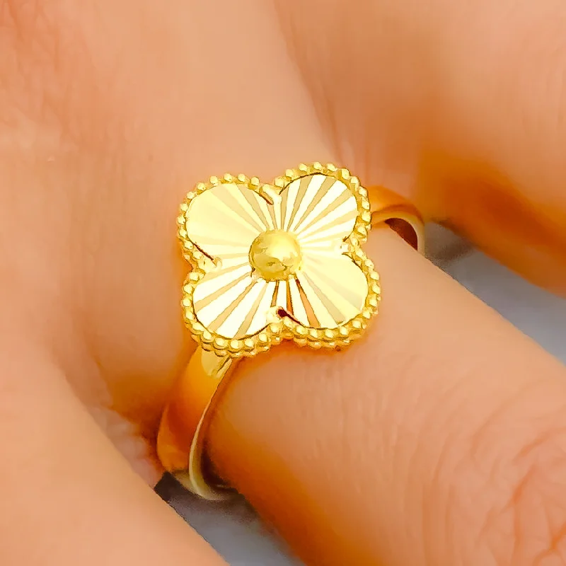 Glistening Floral 21k Gold Clover Ring